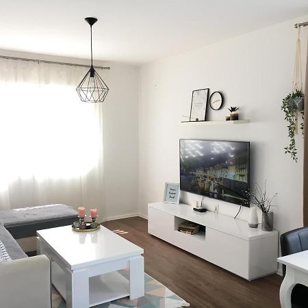 Cozy And Charming Apt. Sarajevo Apartment Luaran gambar