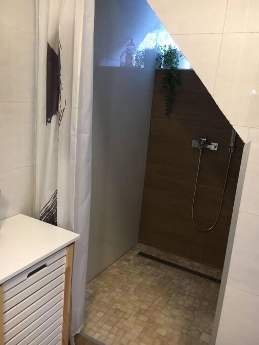 Cozy And Charming Apt. Sarajevo Apartment Luaran gambar