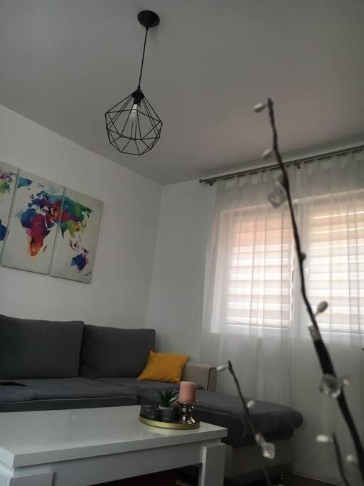 Cozy And Charming Apt. Sarajevo Apartment Luaran gambar