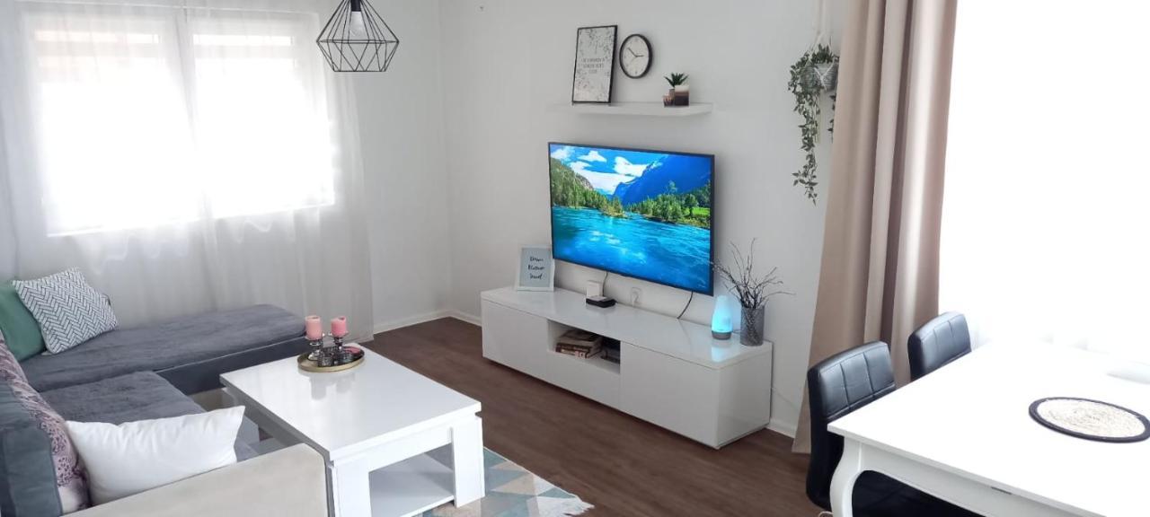 Cozy And Charming Apt. Sarajevo Apartment Luaran gambar